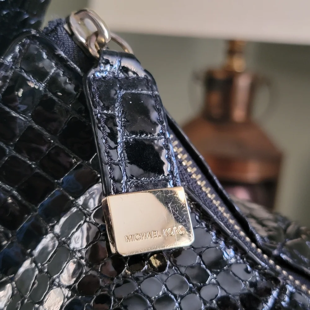 MICHAEL Michael Kors Croc Embossed Black Patent Leather Hobo Bag Y2K